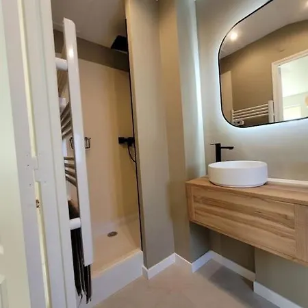 Petite Maison Pleine De Charme Holiday home Lambersart